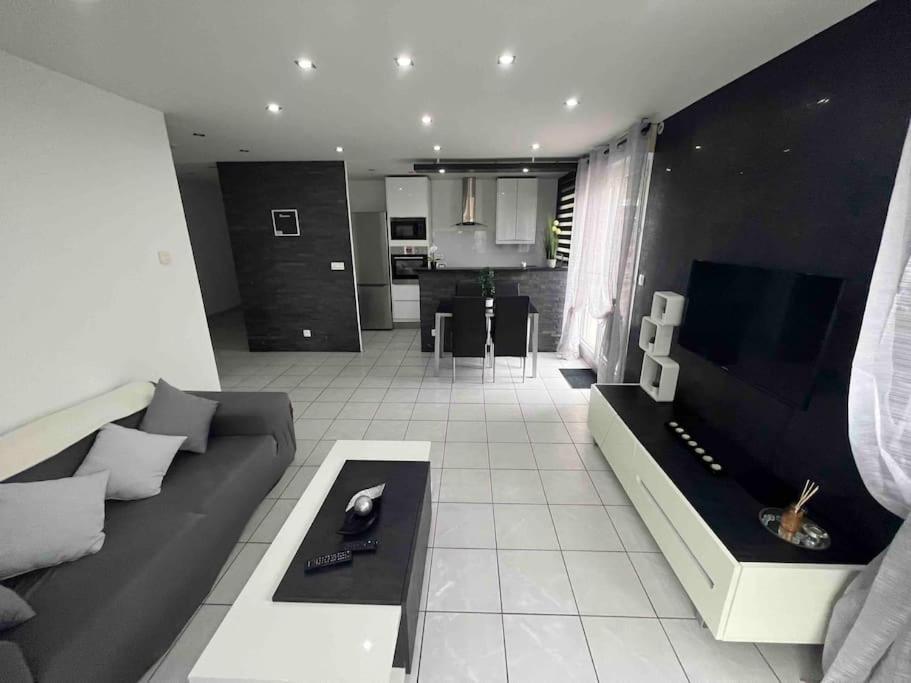 Tres Bel Appartement Entre Paris Et Disneyland Lognes Exteriér fotografie